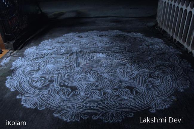 Rangoli: margazhi kolam