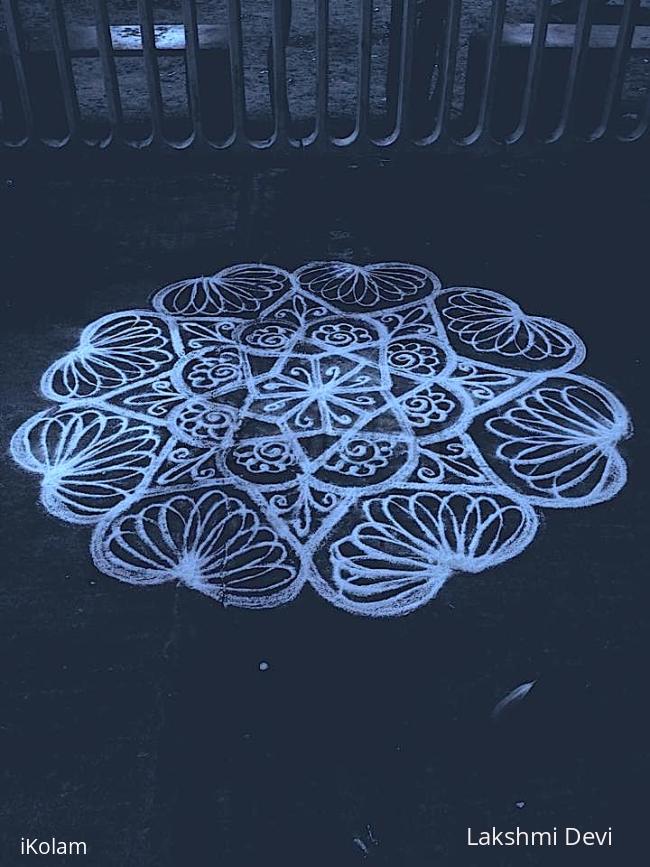 Rangoli: free hand kolam