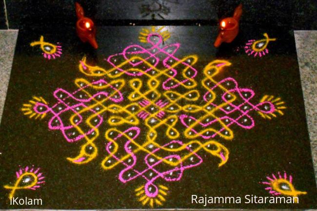 Rangoli:  13-1 dotted chikku kolam No.18 