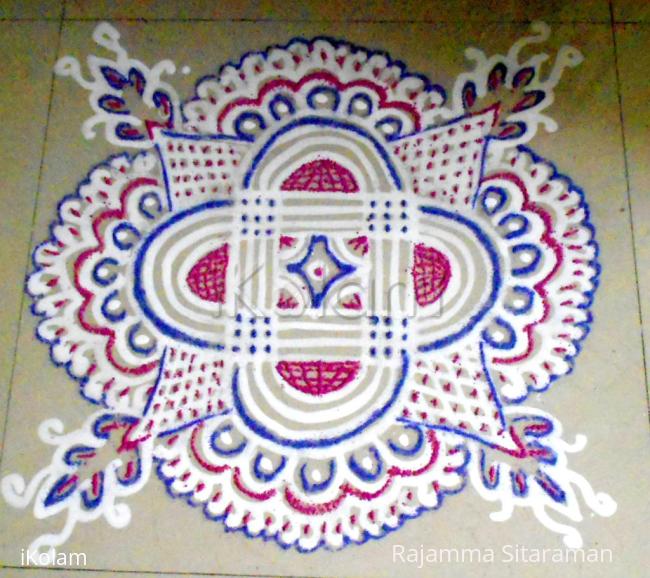 Rangoli: Maakkolam with colors