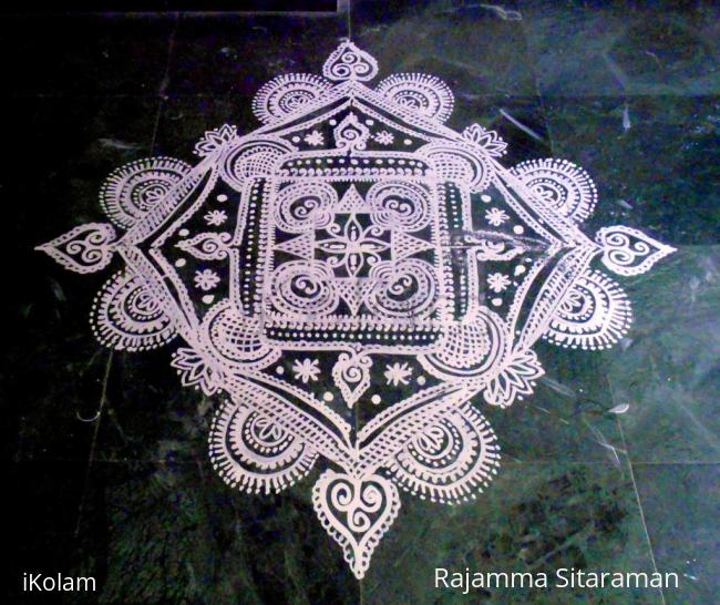 Rangoli: White Angel--copycat kolam